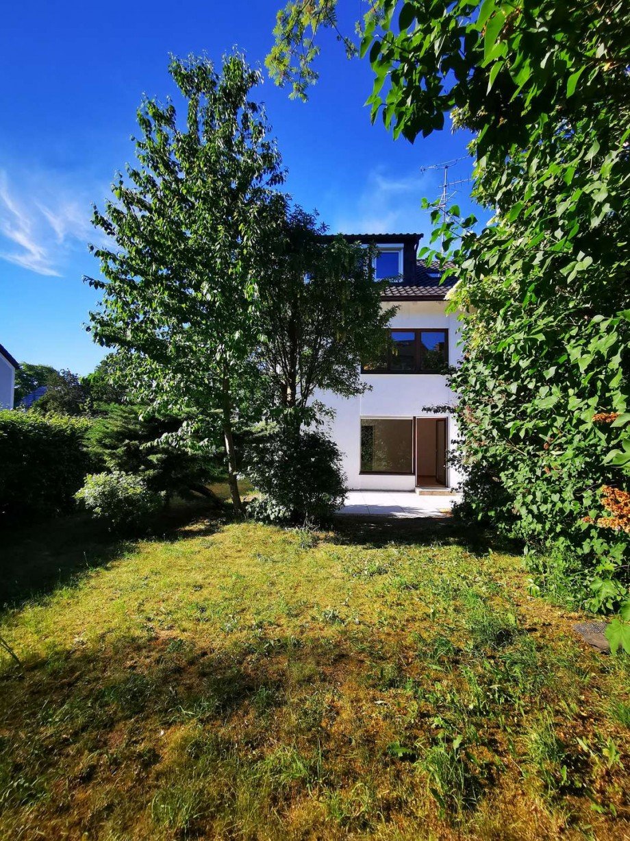 Blick vom Garten auf das Haus Reihenendhaus M�nchen