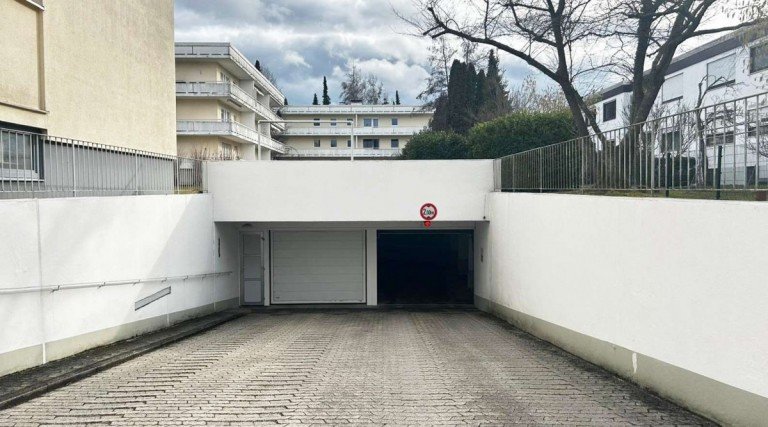 Garageneinfahrt Tor offen M�nchen Tiefgarage Gut gelegener Tiefgaragenstellplatz im sch�nen Solln